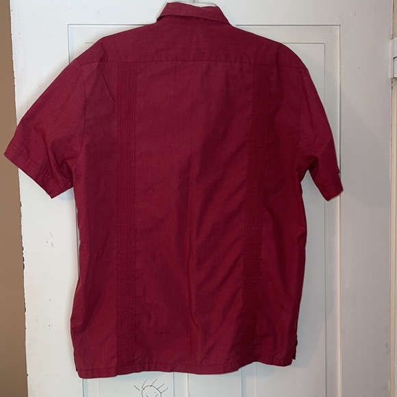 CHIC ELEGANT Guyabera short sleeve button down shirt- MAROON-pockets & pleats - Picture 4 of 11